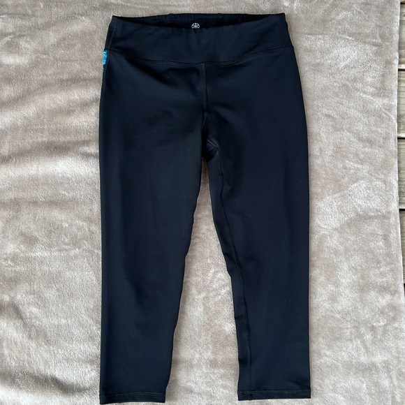 GAIAM Capri Leggings, Size Medium - Picture 11 of 11